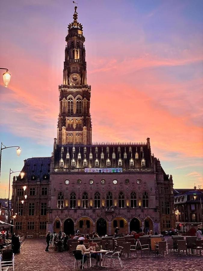 Le 31 Au Coeur Des Places Apartment