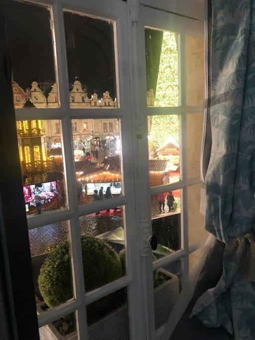Le 31 Au Coeur Des Places Apartment